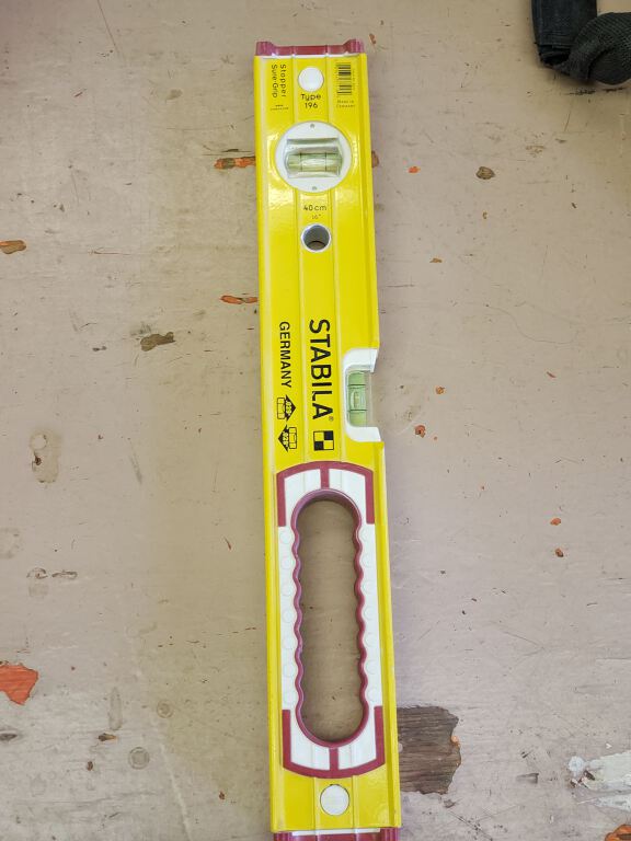 Edmonton Tool Library Level 16 inch